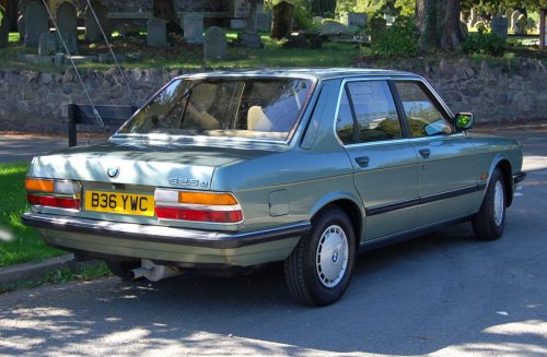 BMW E28 525e