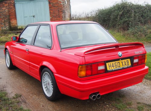 BMW e30 M-Tech 2 body kit