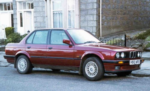 red BMW e30 316i Lux