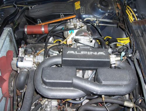 BMW E24 Alpina B7 engine