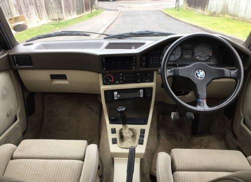 BMW E28 dashboard