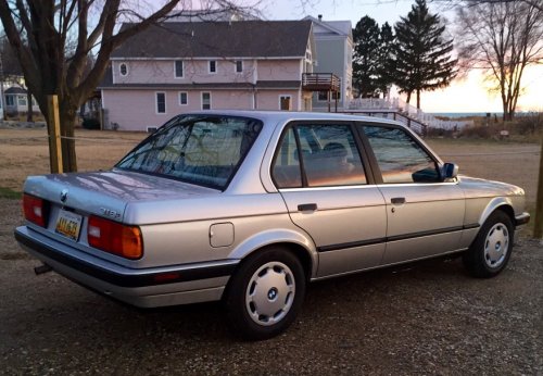 BMW E30 318i USA