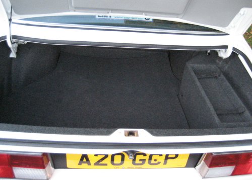 BMW E24 boot trunk